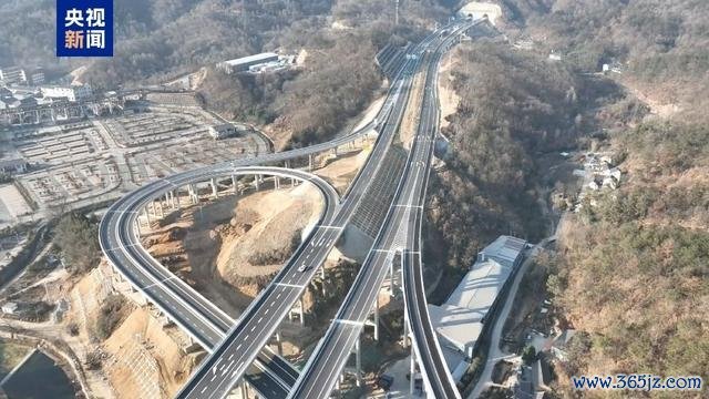环大别山4条高速崇敬通车